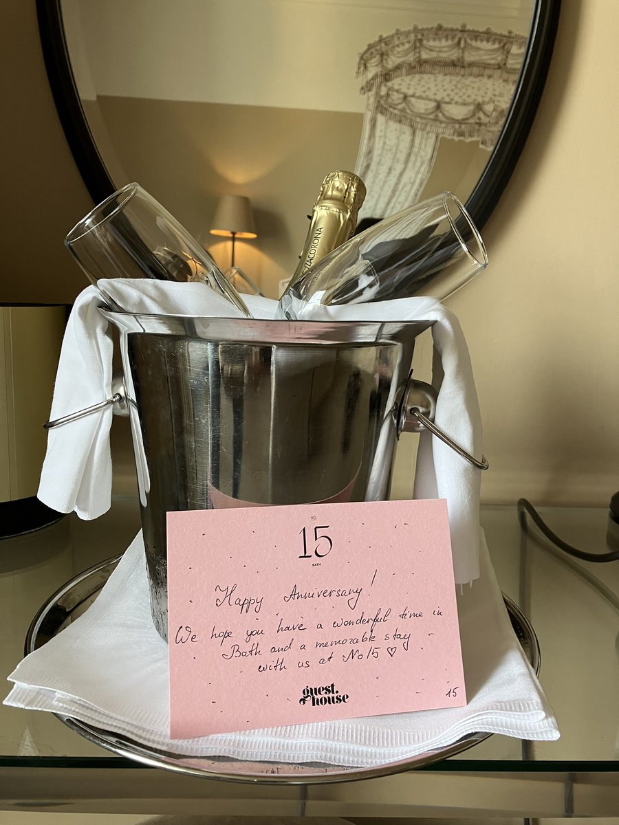 Happy 6th wedding anniversary <a href="/SCutlerIFA/">Simon Cutler</a> ❤️