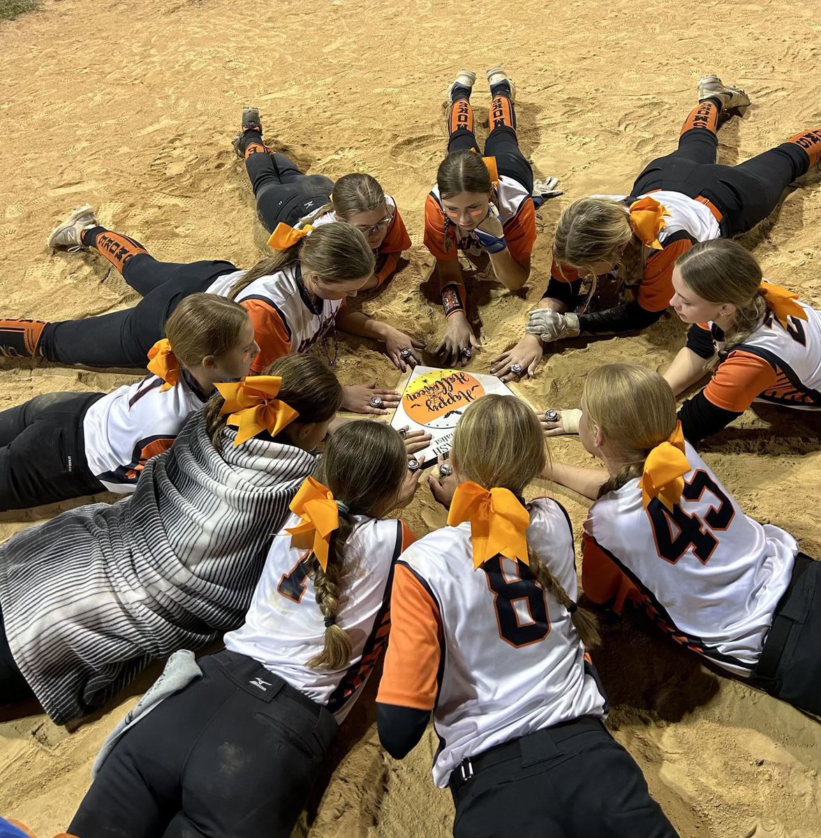 14U Smoke - Miller battled their way through several high ranked opponents in Saturday’s USSSA Monster Mash. Despite an incredibly competitive game that saw multiple lead changes, Smoke came in 2nd place to Militia 2K11, losing 5-4 in a game that wrapped up close to midnight.