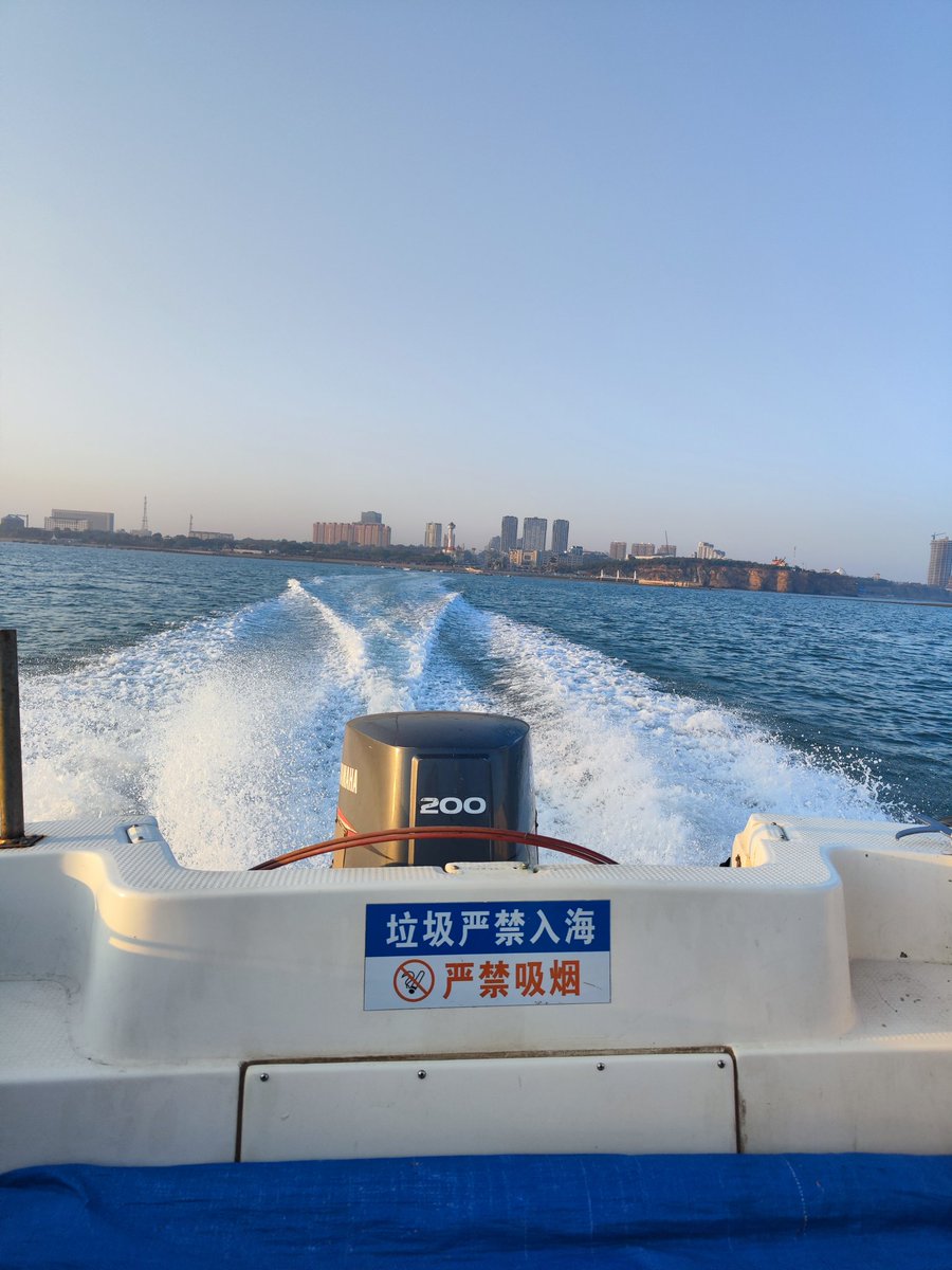 Crispstarry's tweet photo. 看海天一色，听风起雨落 https://t.co/YgOFlAynYm