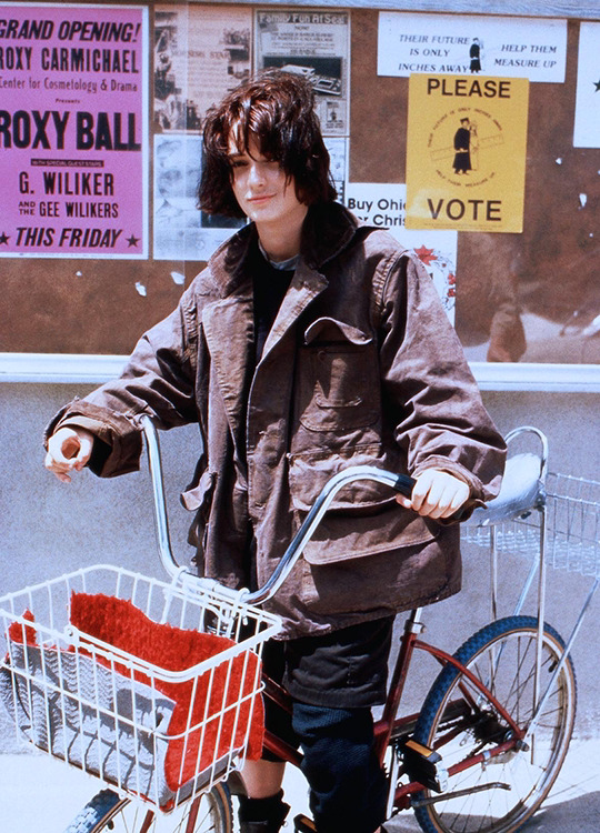 TheCinesthetic's tweet photo. Winona Ryder in Welcome Home, Roxy Carmichael (1990) https://t.co/HZBkL4Yw8x