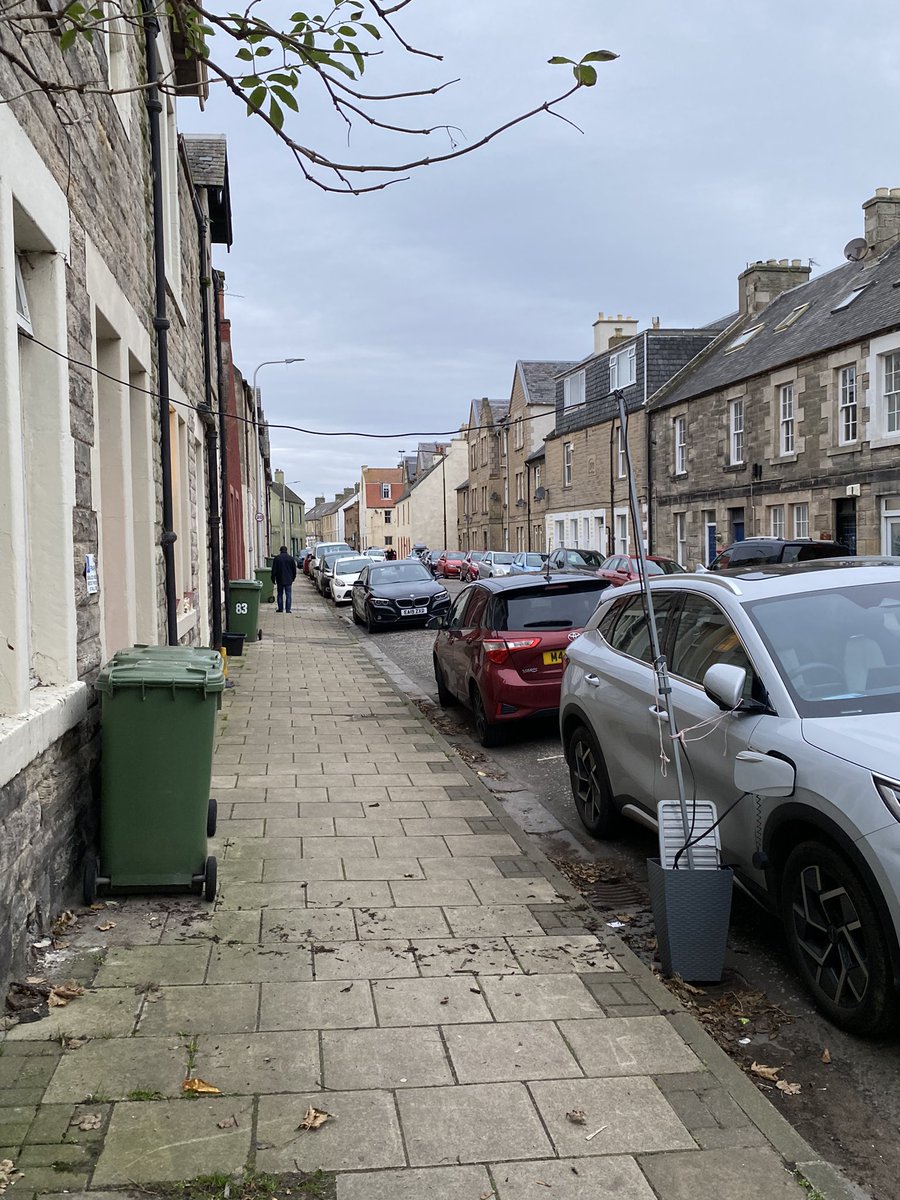 EdiDisgraces's tweet image. EV charging infrastructure - DIY method seen in Cockenzie.