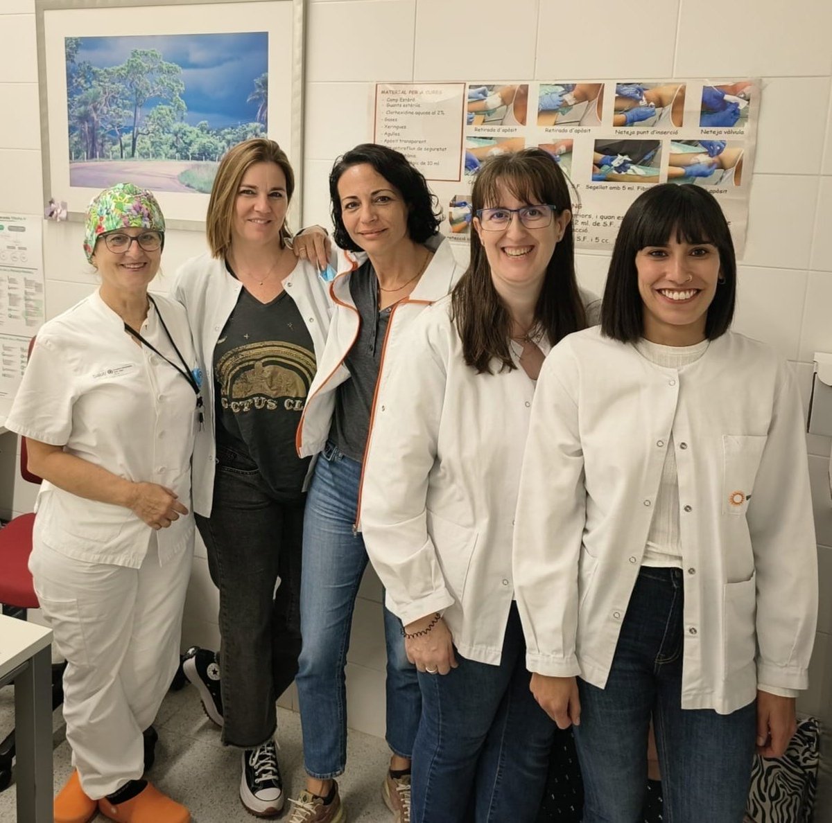 Maria_Salamero's tweet photo. Avançant en l'accès venòs visitant l'hospital Sant Joan de Reus amb la seva àmplia experiència amb la referent Mayte Parejo https://t.co/D8GXaWNEiz