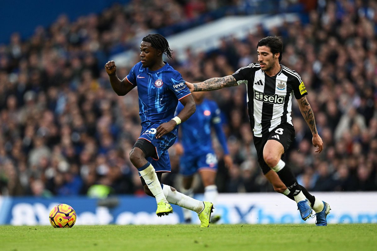 ogwizy97's tweet photo. ROMEO LAVIA!!!
#CHELSEA
#chefc https://t.co/rFhJuoglN4