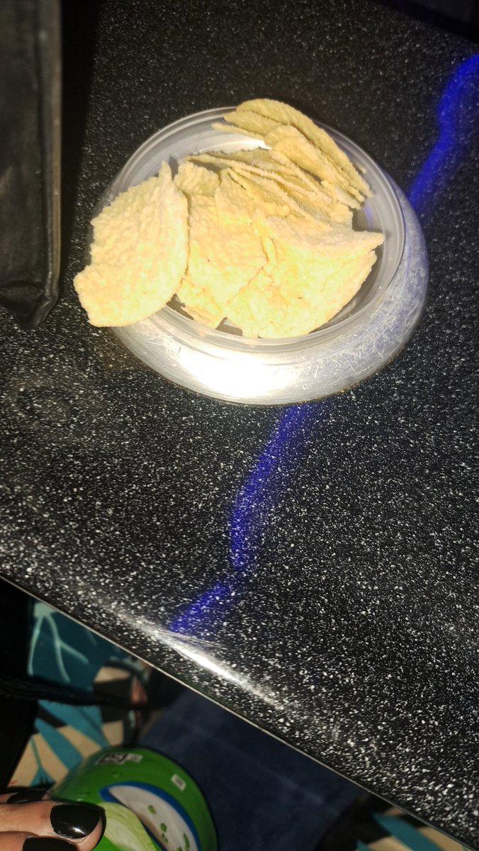 amiya_dreams's tweet photo. @Pringles_UK @Tesco  the most disappointing tub of pringles ever. https://t.co/so2QSYgFpP