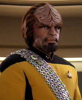 EurekaKreuzwort's tweet photo. Der Vater von #StarTrek, Gene Roddenberry, diente einst bei d Polizei von Los Angeles. Er hatte einen Kollegen namens Wilbur Clingan. Offenbar konnte er ihn nicht besonders gut leiden. Wie ist sonst zu erklären, dass er die #Klingonen nach ihm benannte?
https://t.co/aq3wOAsD9u https://t.co/hLPqFD5DGe