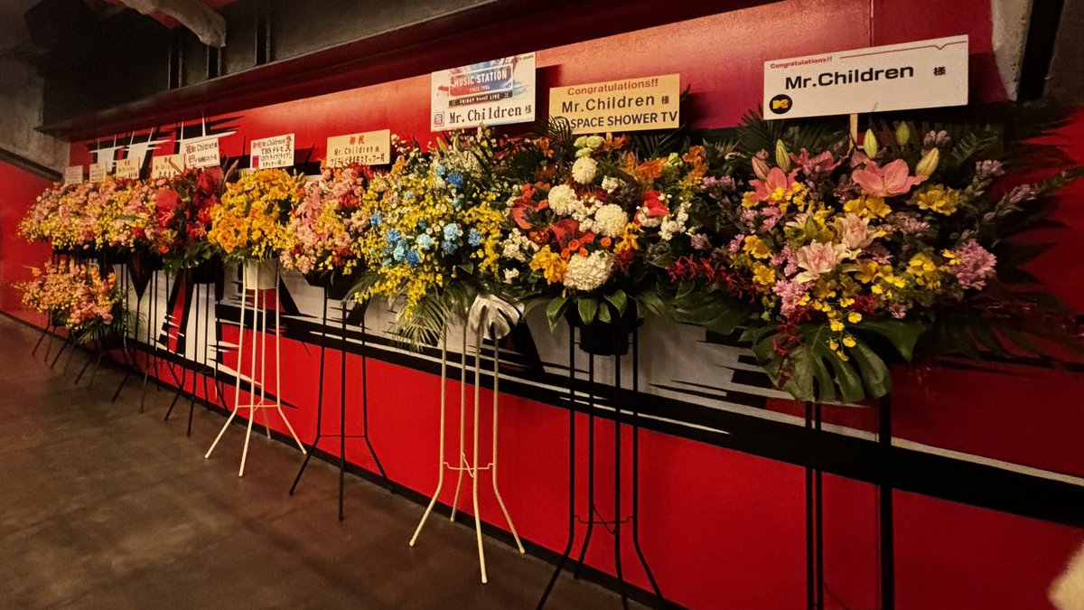 mrchildren4ever's tweet photo. 【miss youツアー】
ホールツアー森のホール
アリーナツアーららアリーナ柿落とし
ツアー終盤Kアリーナ横浜

３つのmiss you全て違う
円熟してる

ツアー期間でも試行錯誤してくれてるんだろう…

残り2公演、大阪の人々にも届けてください！

Mr.Childrenありがとう！

#miss you #MrChildren https://t.co/7tkhSzFDjE