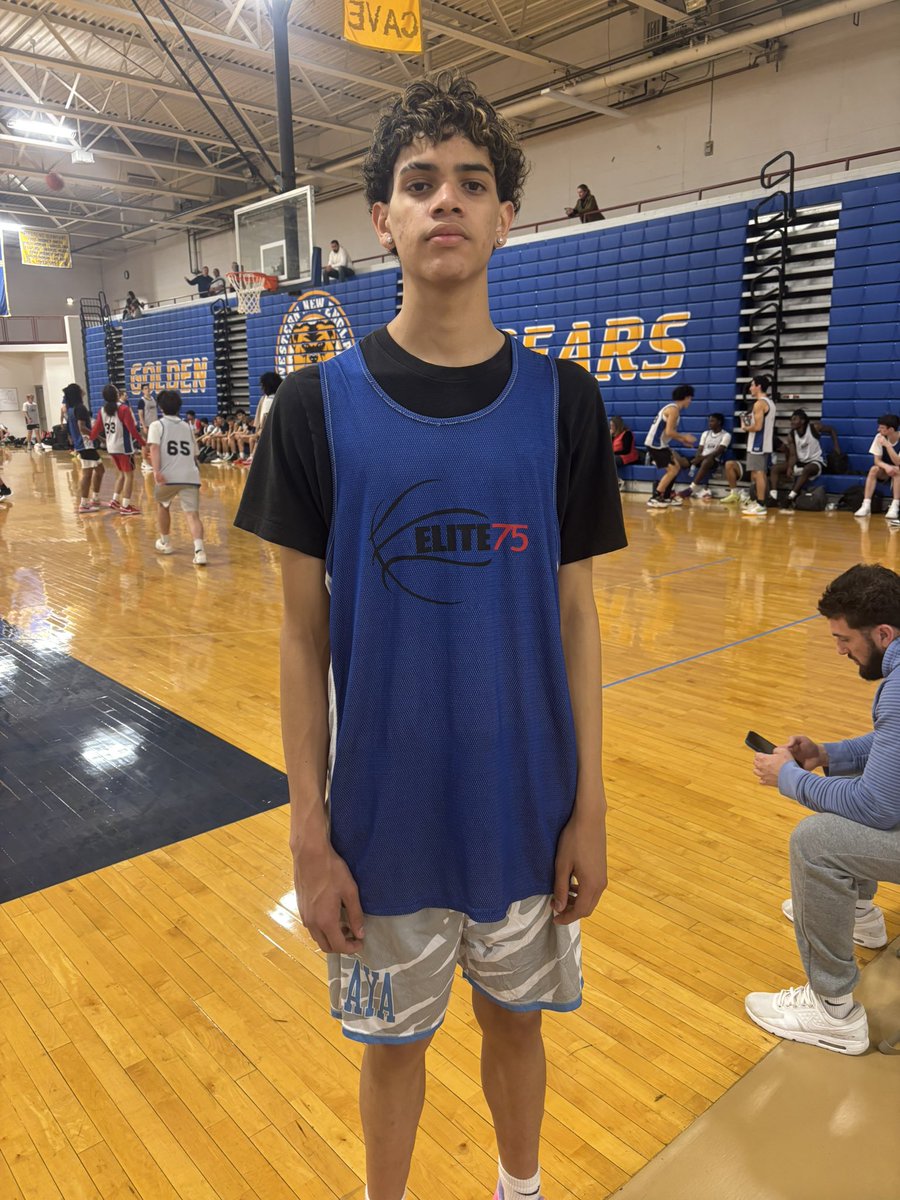 jeremiahpera1ta's tweet photo. Jonathan Ramos ‘25 had an impressive game set scoring from all three levels. Utilizes the triple threat really well to get by defenders, can also play really good defense on ball leading to many steals
#NEOP
@NERRHoops https://t.co/CbFlIFj5BG