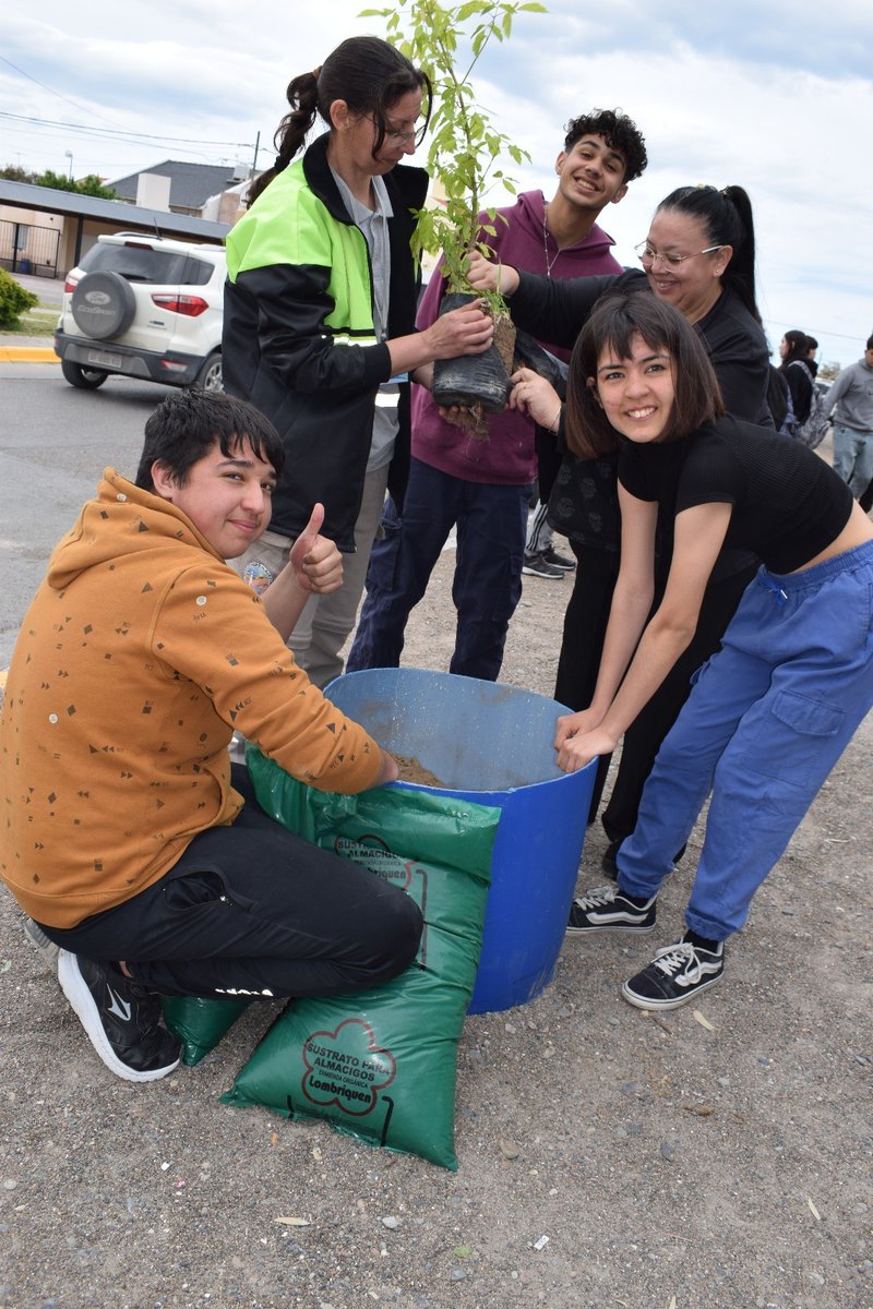 Chubut continúa impulsando la Educación Ambiental para jóvenes y adultos en toda la provincia.

La Secretaría de Ambiente realizó diversas actividades en Comodoro Rivadavia y Rawson, promoviendo la conciencia ecológica.

ambiente.chubut.gov.ar/chubut-continu…

#AmbienteChubut