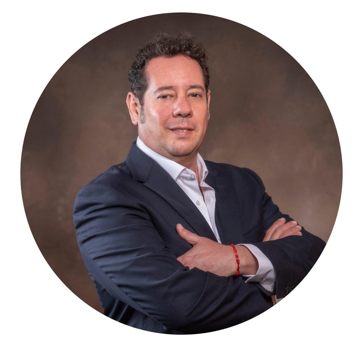 VÍCTOR MANUEL MORENO
Comunicador especializado en relaciones públicas y marketing, ha compaginado su colaboración con distintos medios de comunicación y podcast con la consultoría a empresas y entidades deportivas en estas materias. (+)