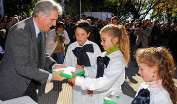 Esta dice mucho más.