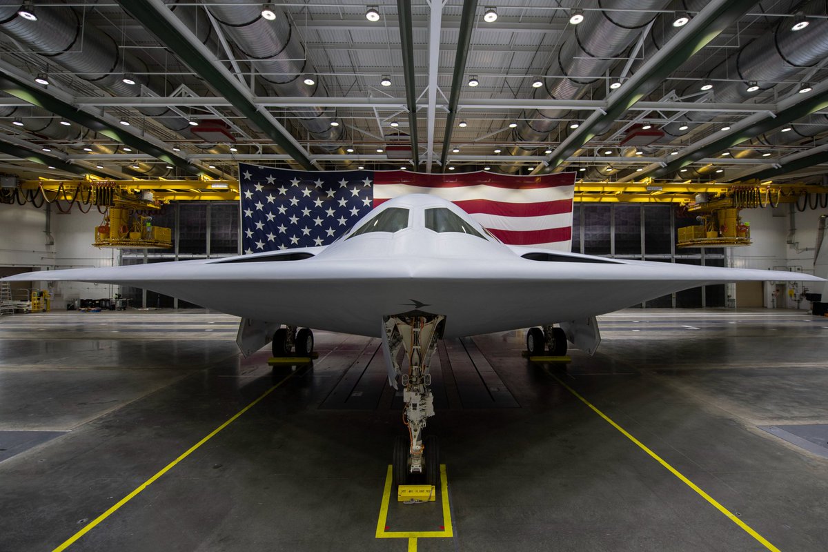 EL ILUSIONISTA
Felicitaciones a la FAE por su aniversario.
Los vecinos acaban de adquirir 24 aviones de combate.
El Ecuador debe adquirir 30 de estos aviones para contrarrestar.