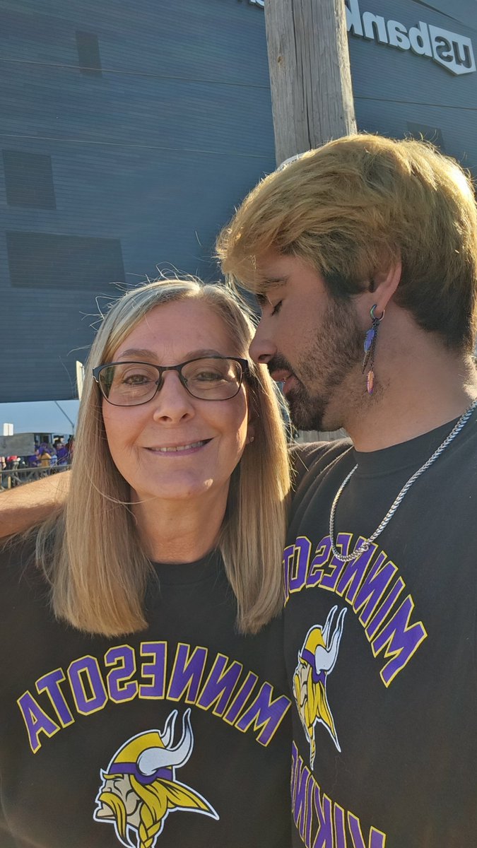 Zachybiscuit tweet media