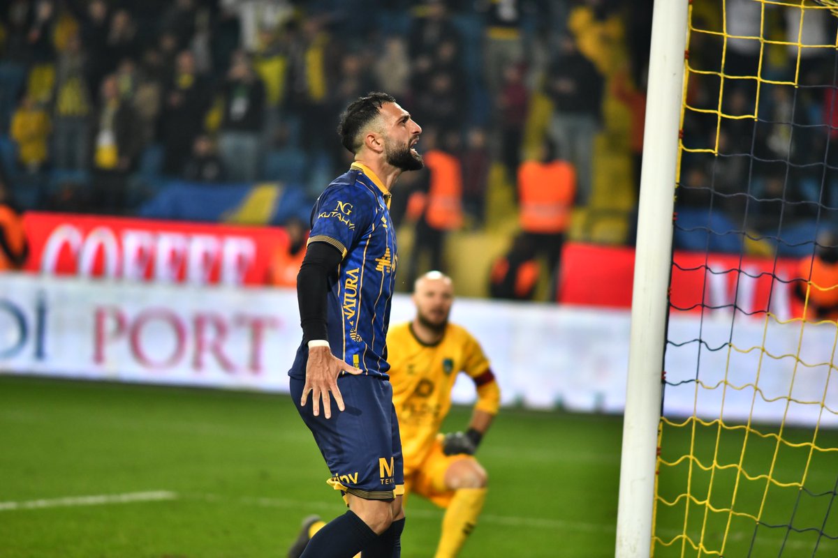 efkaninho23's tweet photo. @Ankaragucu ❤️ https://t.co/1LFkcfb3sR