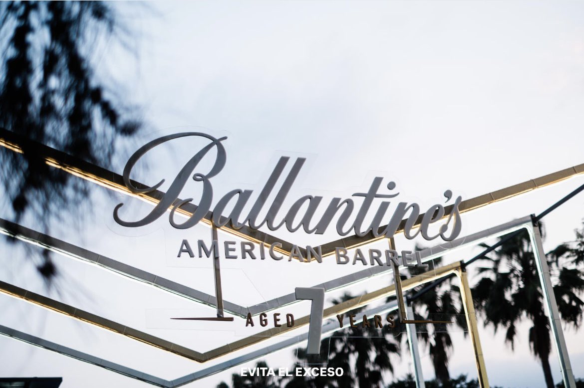 ¡Y seguimos! 
Fav si el día hoy también nos acompañan.