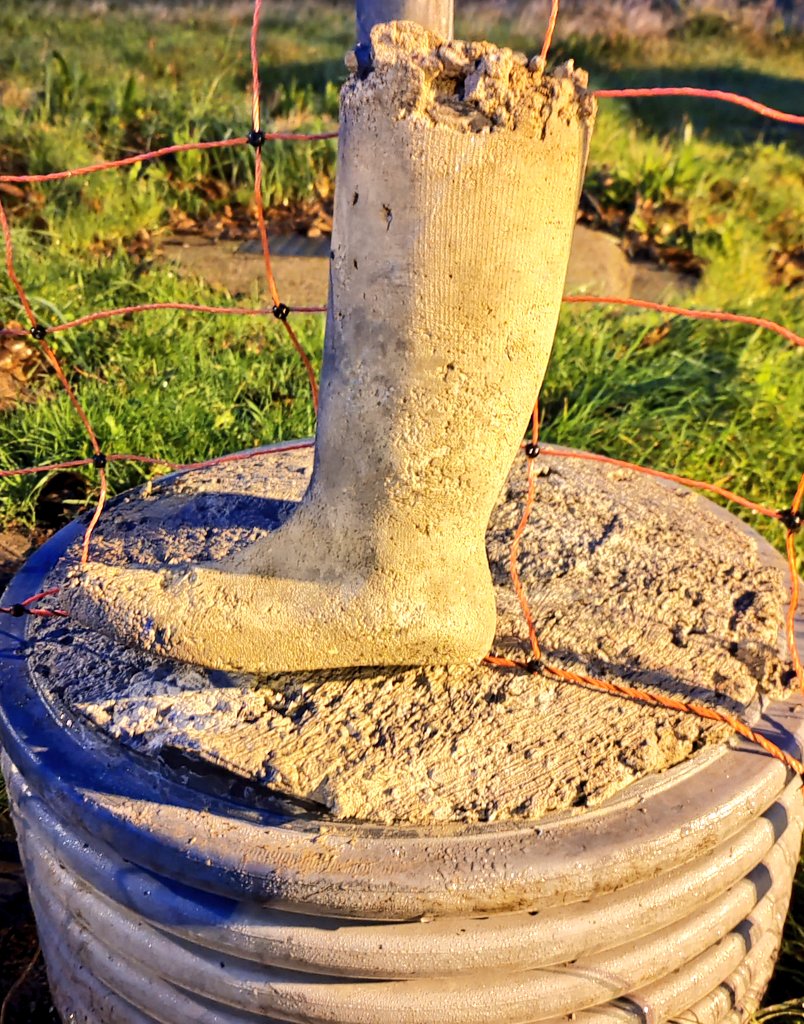 AlexSnowdon5's tweet photo. Looks like a new meaning to 'concrete boots' at Alderney Airport fencing ⬇️ https://t.co/P06DRDBgQN