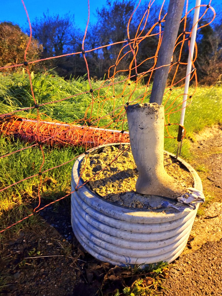 AlexSnowdon5's tweet photo. Looks like a new meaning to 'concrete boots' at Alderney Airport fencing ⬇️ https://t.co/P06DRDBgQN
