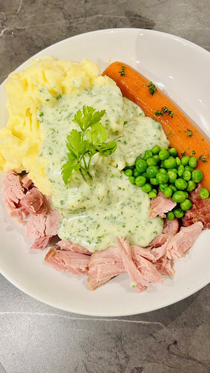 sonyajonesshrop's tweet photo. #OldSchool today #Sunday evening meal #Ham homemade #ParsleySauce #GlazedCarrots #ButteredPeas #CreamyMash
While #Walking an #OrganicHam #Soup with veg & pulses was cooking slowly the #Soup will last the week for lunches the #Ham many evening meals especially #Ham #Egg&Chips 😋 https://t.co/40VC21RpN2