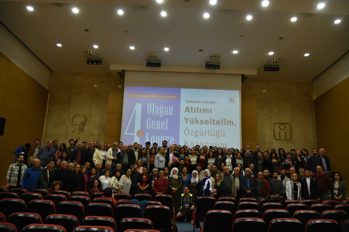 "ESP umuttur, umut dimdik ayakta" diye haykırmaktan, onu örgütlemekten vazgeçmedik.

Şimdi de yıllar yılı kırıp geçirdikleri halklarımızın bağrında soldurdukları umudu, cesareti, iyimserliği, değişim yaratma dinamiğini bütün gücüyle bizler ayağa kaldıracağız.
#ESP4Kongre