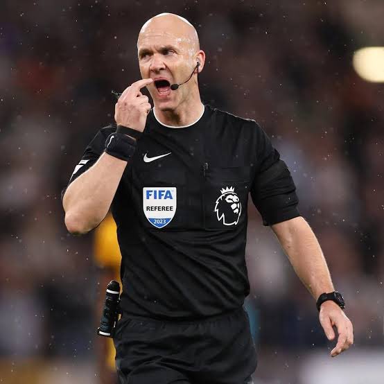 josephdousel's tweet photo. @Arsenal Classic Anthony Taylor back at it again! That Gabriel goal should be counted, Anthony just waiting to see if anything significant is gonna happen and soon as he saw it he blew the whistle! https://t.co/sfGnNCx9wI