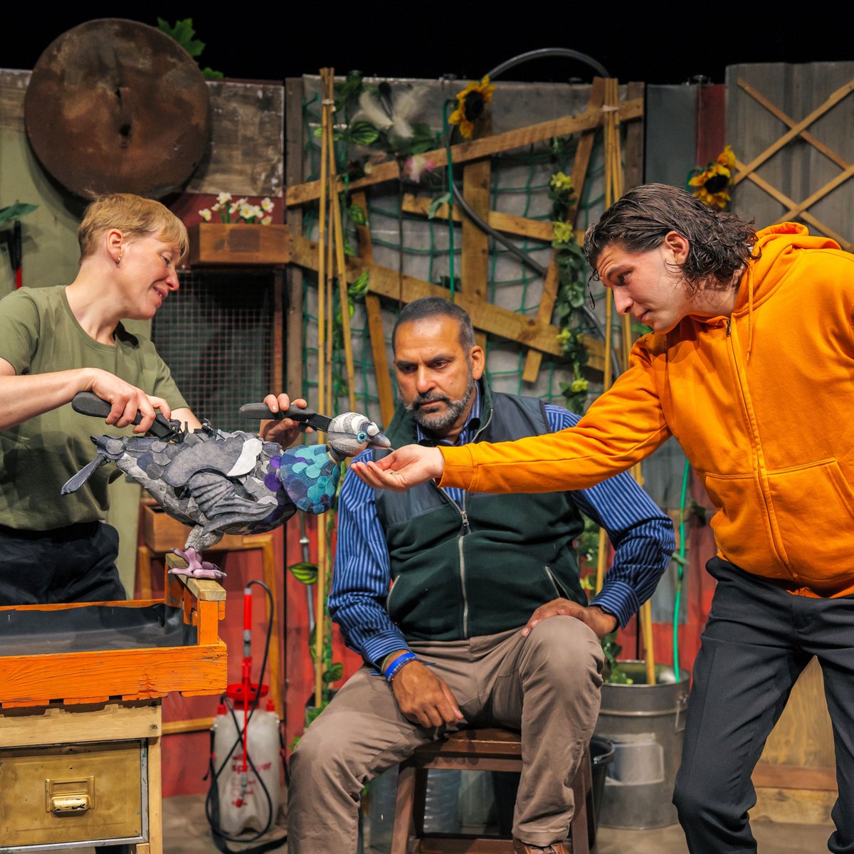 The last performances of THE HIDDEN GARDEN tour are upon us! After today we have 4 more shows left <a href="/LeedsPlayhouse/">Leeds Playhouse</a> - we'd love to share them with you:

🌻SAT 2 NOV 12.30pm &amp; 3pm
🌻MON 4 NOV 10am &amp; 1pm
 
See you there!

🎫leedsplayhouse.org.uk/event/the-hidd…

#Leeds #ACESupported