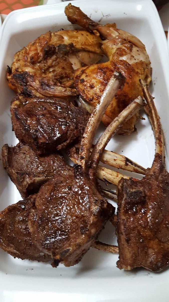MerylsDaughter's tweet photo. Chicken 🍗 or Beef 🥩 ??? 

When you can’t decide ; just have both https://t.co/Axaw8OiL7z