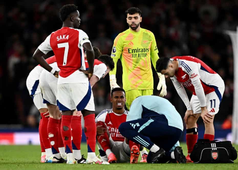 tomgunner14's tweet photo. Arsenal played with admirable defiance and took a point despite losing Gabriel and Timber during the game. 

Liverpool earn their first league point at the Emirates since 2021-22. https://t.co/MCffPGbVAP