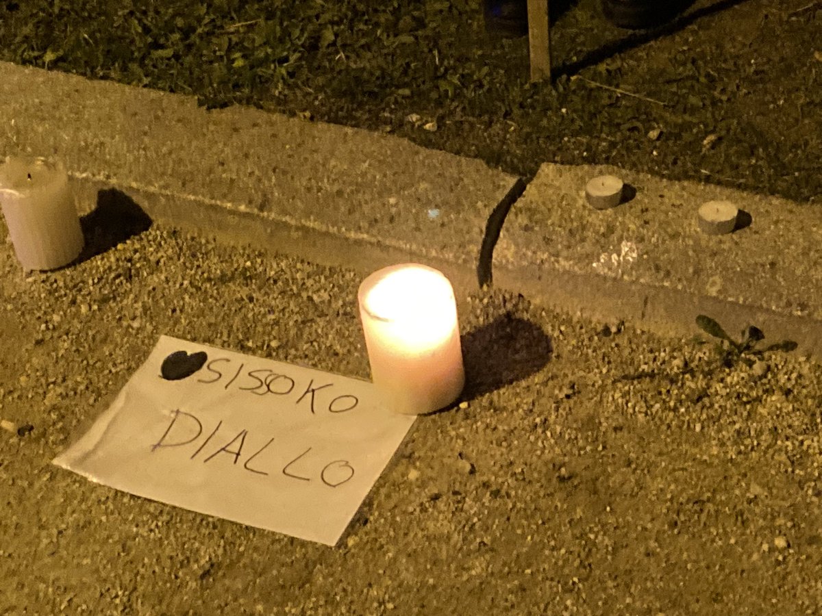 Sobrevivir a 14 años de guerra, la de Malí 
Sobrevivir a la ruta migratoria más mortífera: la del atlántico 

Morir en el CAED de Alcalá de Henares. 
Solo, enfermo, sin asistencia sanitaria. 

Sisoko Diallo. Descanse en Paz.