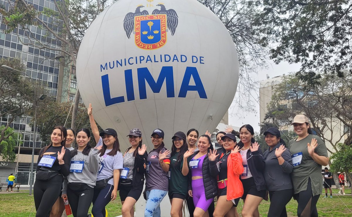 MuniLima's tweet photo. ¡Corriendo por una #Lima más sostenible!

Vecinos y deportistas se unieron a la emocionante carrera #LimaRAEE5k, que combinó el deporte y la conciencia #ambiental sobre el manejo de los residuos de aparatos #eléctricos y #electrónicos.  

¡Unidos trotamos por el #medioambiente! https://t.co/xVvPhJPLtB