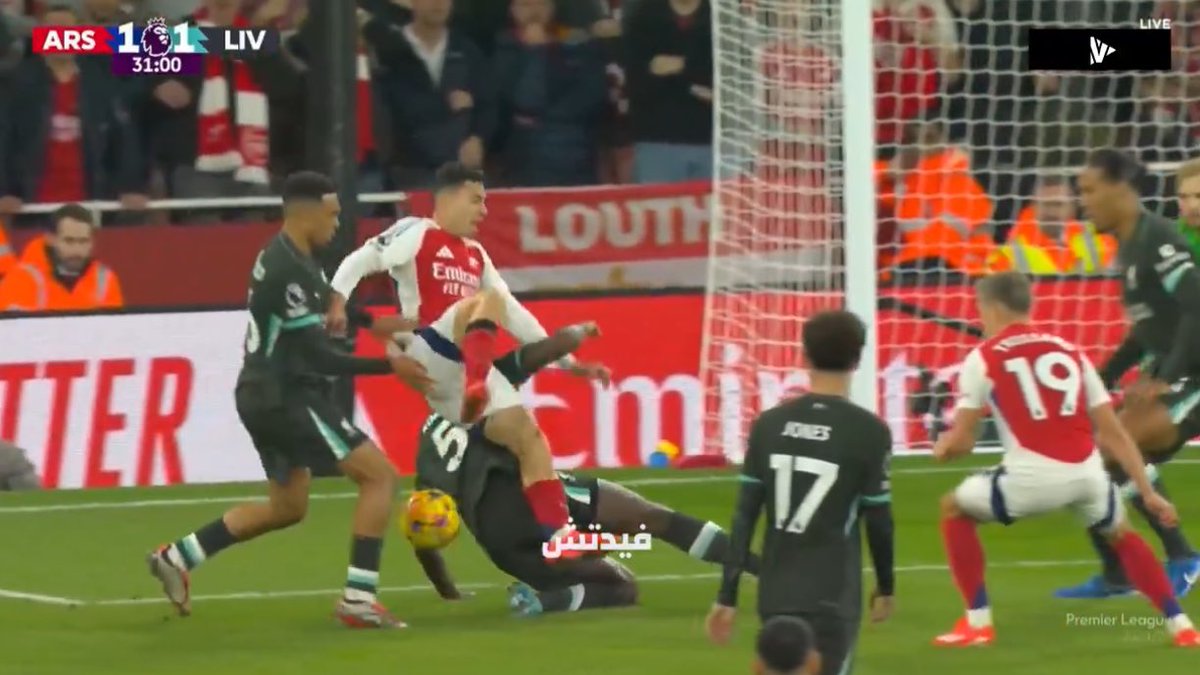 bhavss14's tweet photo. Don’t get it twisted btw. 

This was a clear penalty. https://t.co/LwGNpQSeTj