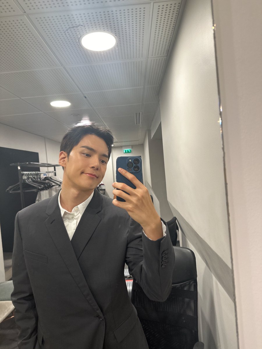 OfficialMONSTAX's tweet photo. 같이엠씨해주신로빈님 통역사님 다 감사합니다 ㅎㅎ 진짜 좋았어요 몬베베 또봐!! #민혁 https://t.co/k8EnxRdi09