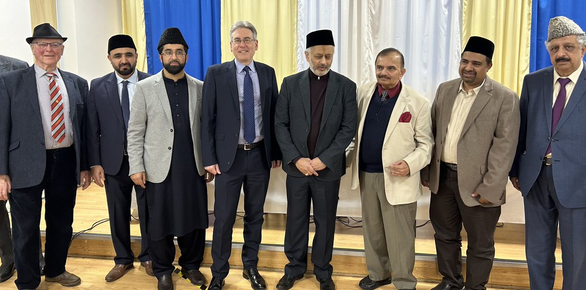 I joined members of the Ahmadiyya Muslim community and many others in Birmingham and Halesowen this weekend. 

To celebrate and commemorate the centenary of the laying of the foundation stone of the Fazl Mosque in London in 1924.