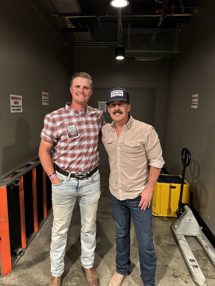 DGH_52_'s tweet photo. Had a blast last night at Aaron Watson’s concert! Thanks for the tix! #OuttaStyle https://t.co/GyeboqygeT