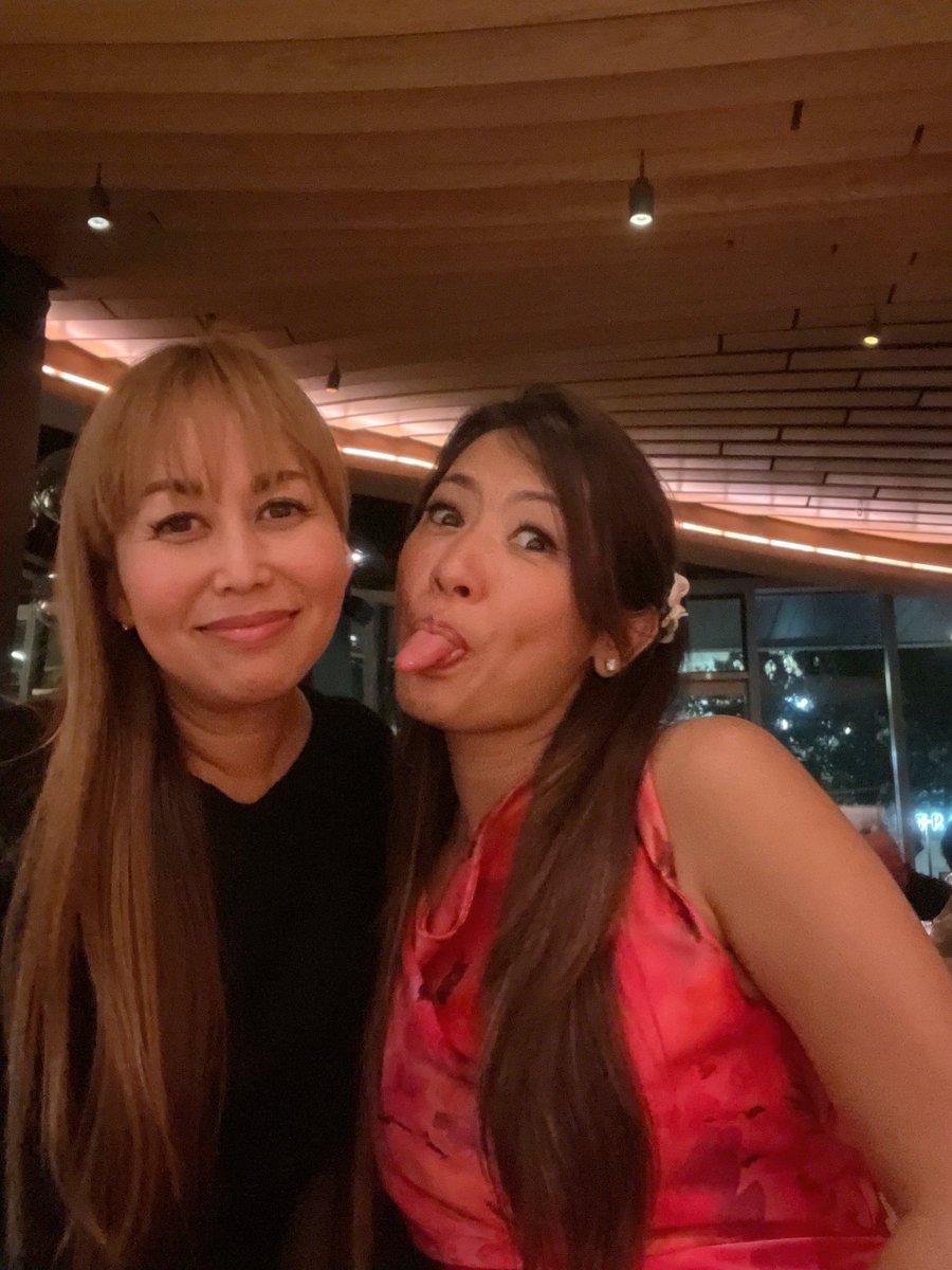 yyconsulting197's tweet photo. Non-stop chatterboxes unite! Had an amazing time! 😜
#singlemomlife #businesswoman #omakase
#sakenight https://t.co/VSzkjcLZ40