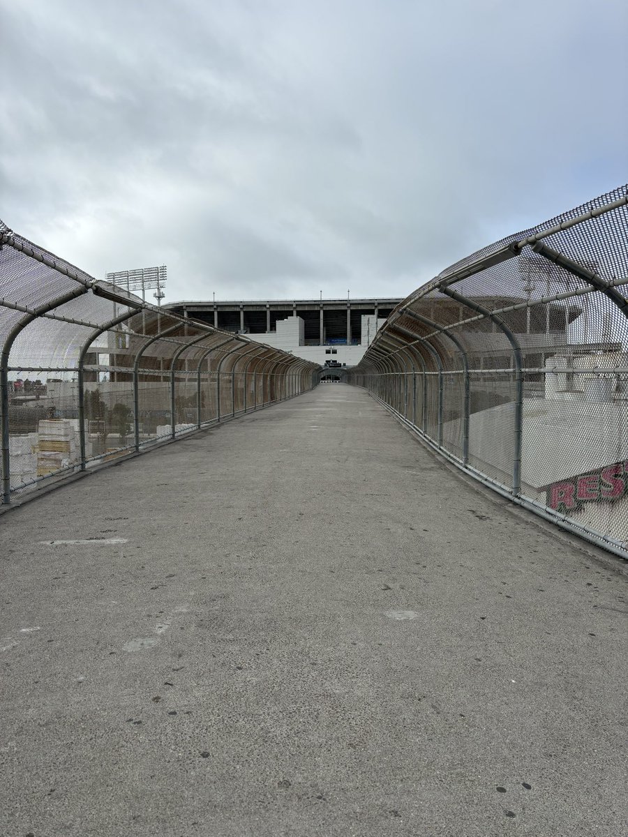 Chilling to walk on this bridge while it’s empty . . . All stickers removed from the fence, no vendors, no banners, &amp; no people. #FJF #SELL #Oakland #selltheteam