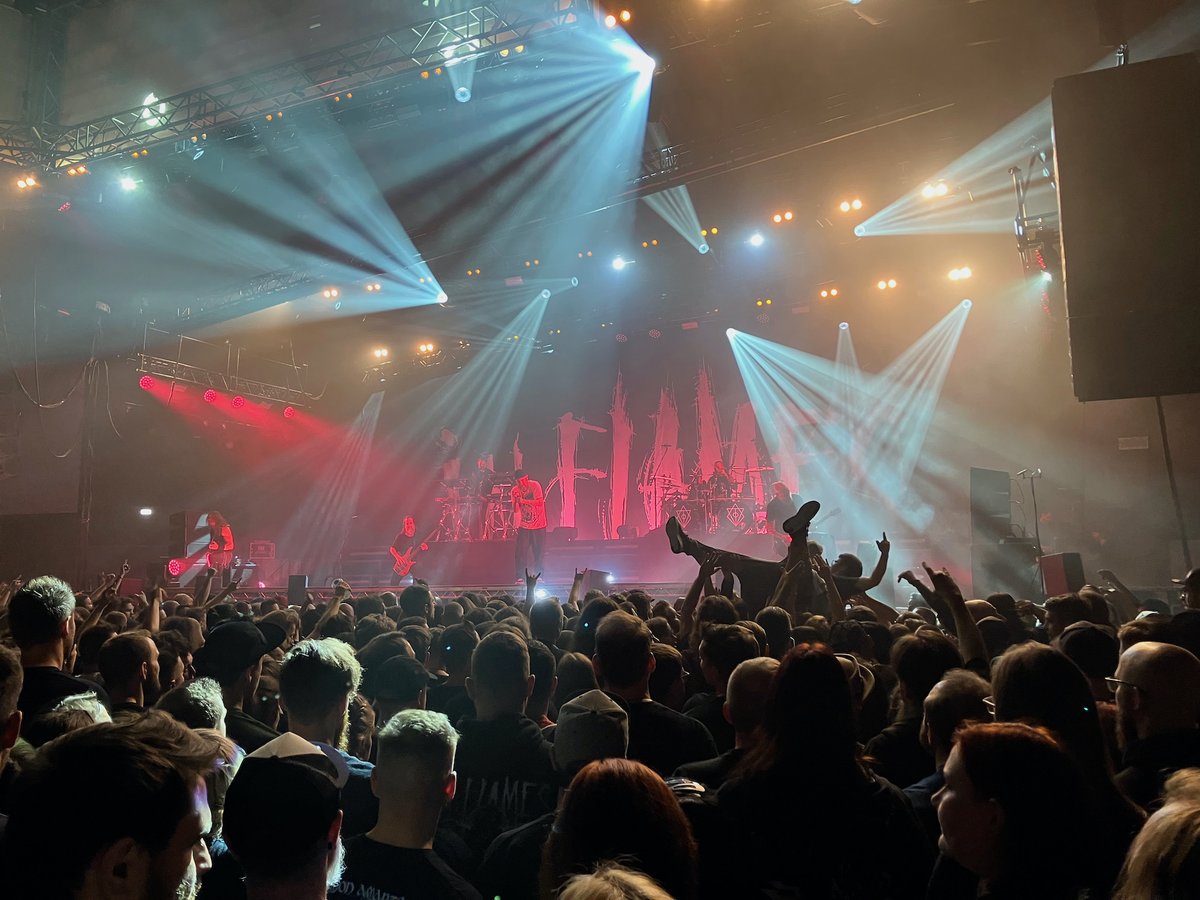 Back in time packed for future: <a href="/InFlames_SWE/">In Flames</a> <a href="/archenemymetal/">ᴀʀᴄʜ ᴇɴᴇᴍʏ</a> and <a href="/Soilwork/">Soilwork</a> presented by #mindovermattermusic at #planetttraiffeisenhalle #gasometerwien

>> stateofguitars.net/in-flames-arch… 

#inflames #archenemy #soilwork #risingfromthenorthtour #metal #melodicdeathmetal #stateofguitars