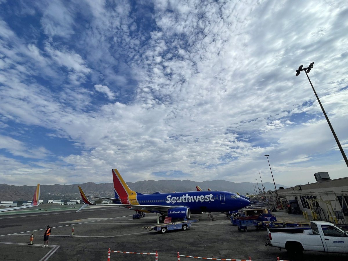 Going a million miles a minute, I took pretty much no pictures in LA this weekend… 

I love and have a deep appreciation for everyone I got to work with and talk to at our events this month… time to go home and rest 😴