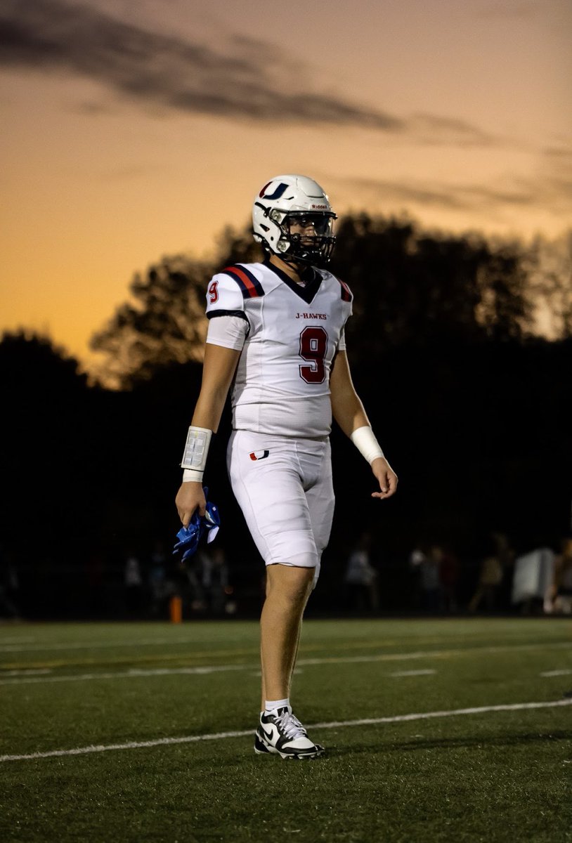 Senior Season Highlights! 
WR-TE!

25 Receptions, 267 Yards, 10.7 YPC
Blocking! 

*Most receptions on the team* 
*#4 TE in 5A for most receiving yards*

5 Offers, ‼️UNCOMMITTED‼️

hudl.com/v/2QYkuD