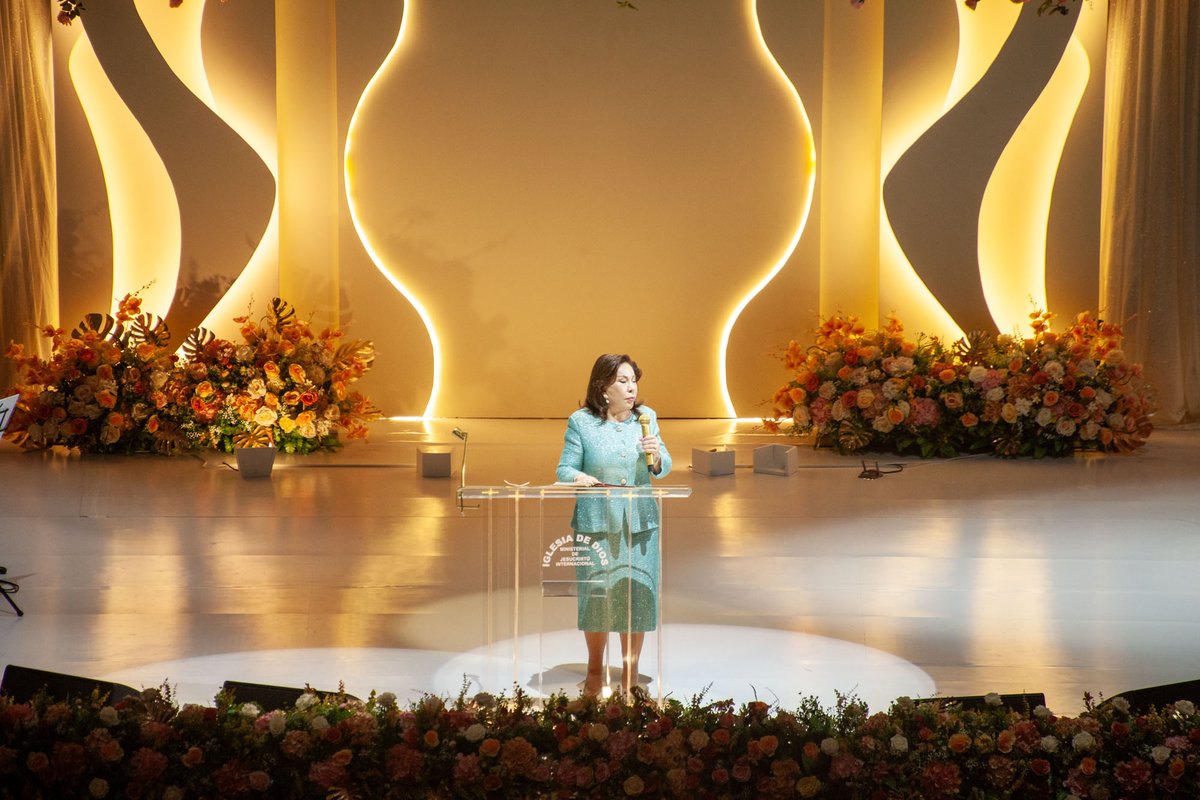 MLPiraquive's tweet photo. #IDMJIMovistarArena

Continúa el Estudio Bíblico realizado por nuestra Hermana María Luisa Piraquive en el Movistar Arena, 27 de octubre de 2024, con más de 12 mil hermanos de las Iglesias del sur de Bogotá, Colombia, un Estudio Bíblico de gran magnitud.

#IDMJIEstudioBiblico #IDMJI #MovistarArena #Bogota #Colombia #IDMJI #MariaLuisaPiraquive #Piraquive #EstudioBiblico
