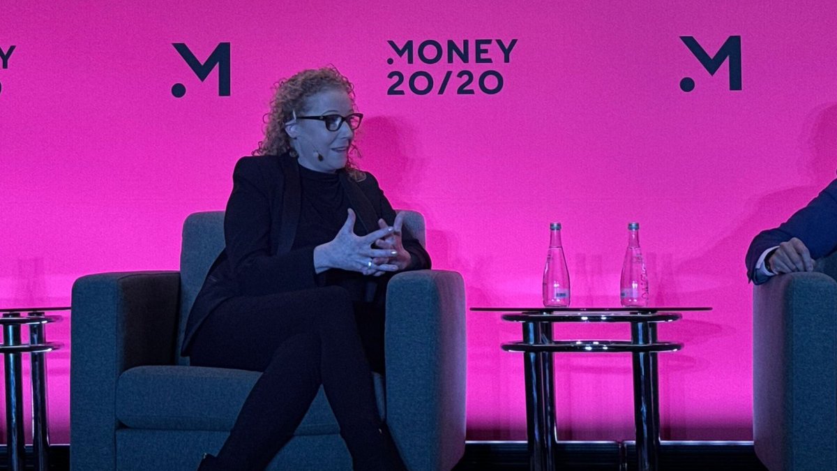 Super panel discussion at #Money2020USA to get the event going on day one. Sinead Fitzmaurice joined Alexandra Johnson, Aravind Narayan and Eli Wachs to give their views on the issue of identify verification and global payments.