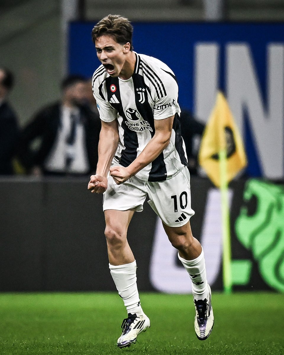 brfootball's tweet photo. 61’—Subs on
71’—Scores
82’—Scores again

Kenan Yıldız came off the bench to rescue a point in Juve’s 4-4 draw vs. Inter 👊 https://t.co/81ztXEb2dq