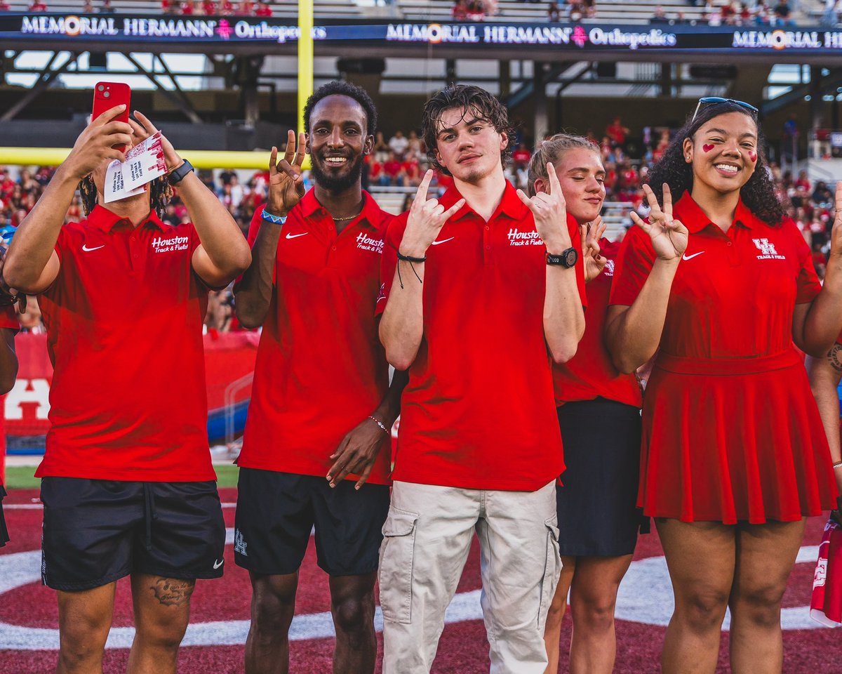 Thanks for having us, <a href="/UHCougarFB/">Houston Football</a>! 🤩

#HTownSpeedCity x #GoCoogs