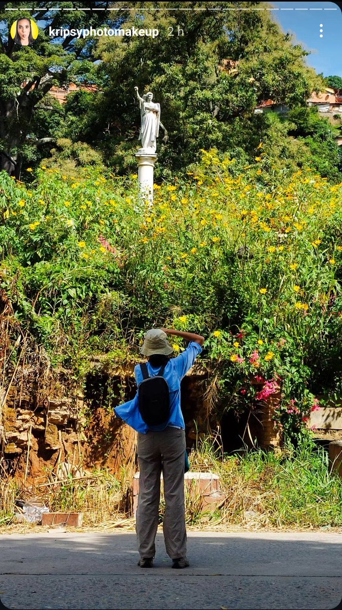Fotografías que tomó hoy KripsyPhotoMakeUp (Instagram) en el Cementerio General del Sur donde serví como guía de turismo patrimonial