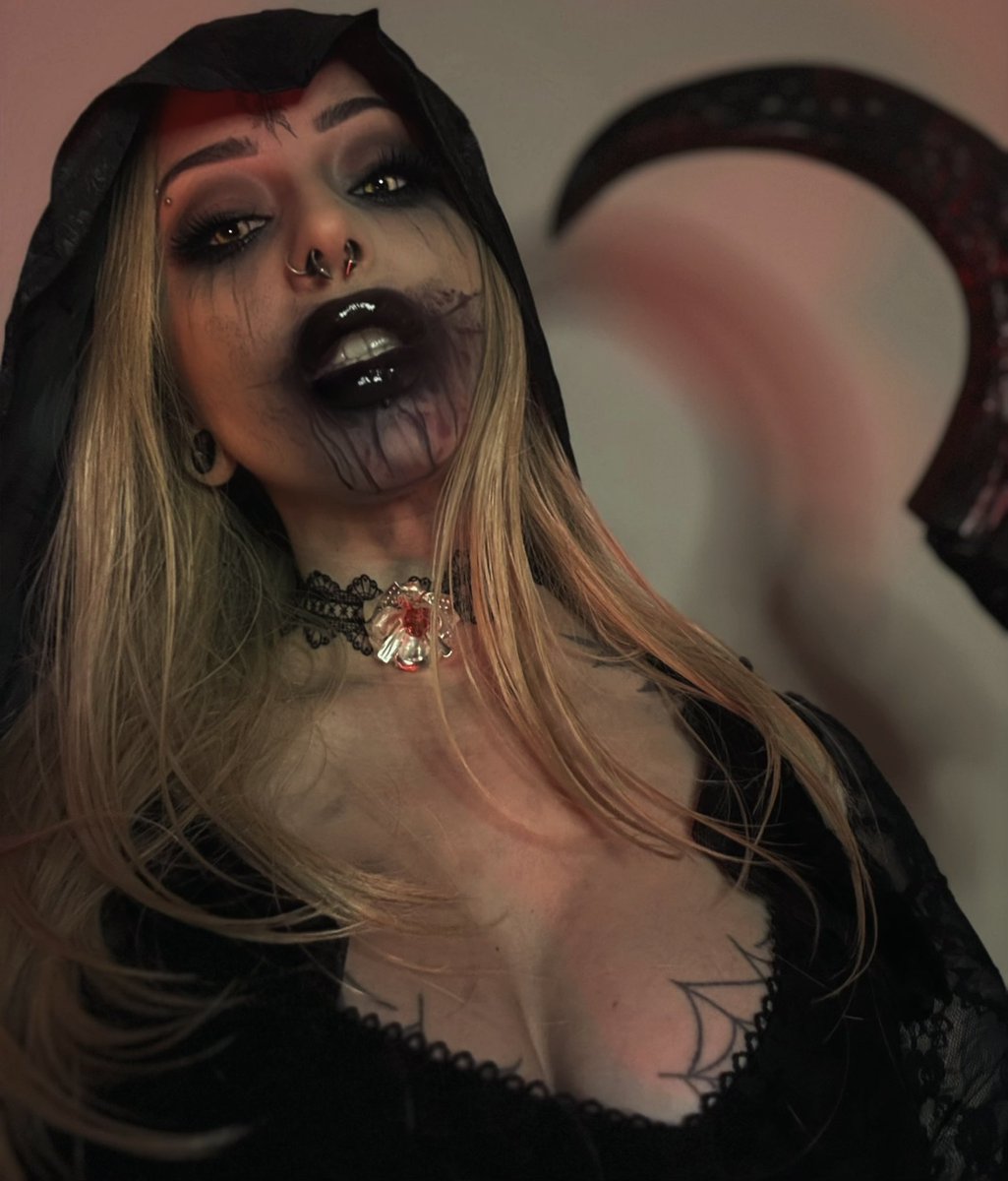 angelmalixx's tweet photo. mhmm man blood… https://t.co/cPjBxmDAJx