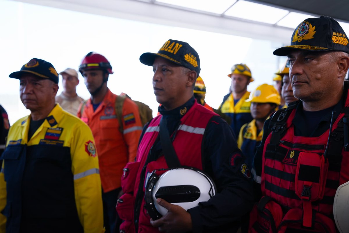 MPPRIJP (@mijpvzla) on Twitter photo “Estos héroes y heroínas regresan con el deber cumplido, esa misión que se les encomendó: ayudar a los hermanos de Bolivia.”
Asimismo, desde las instalaciones del <a href="/IAIM_VE/">Aeropuerto Internacional de Maiquetía</a>, en el edo La Guaira, Oti resaltó que en esta misión participaron 117 funcionarios y funcionarias del SNGR “Estos héroes y heroínas regresan con el deber cumplido, esa misión que se les encomendó: ayudar a los hermanos de Bolivia.”
Asimismo, desde las instalaciones del <a href="/IAIM_VE/">Aeropuerto Internacional de Maiquetía</a>, en el edo La Guaira, Oti resaltó que en esta misión participaron 117 funcionarios y funcionarias del SNGR