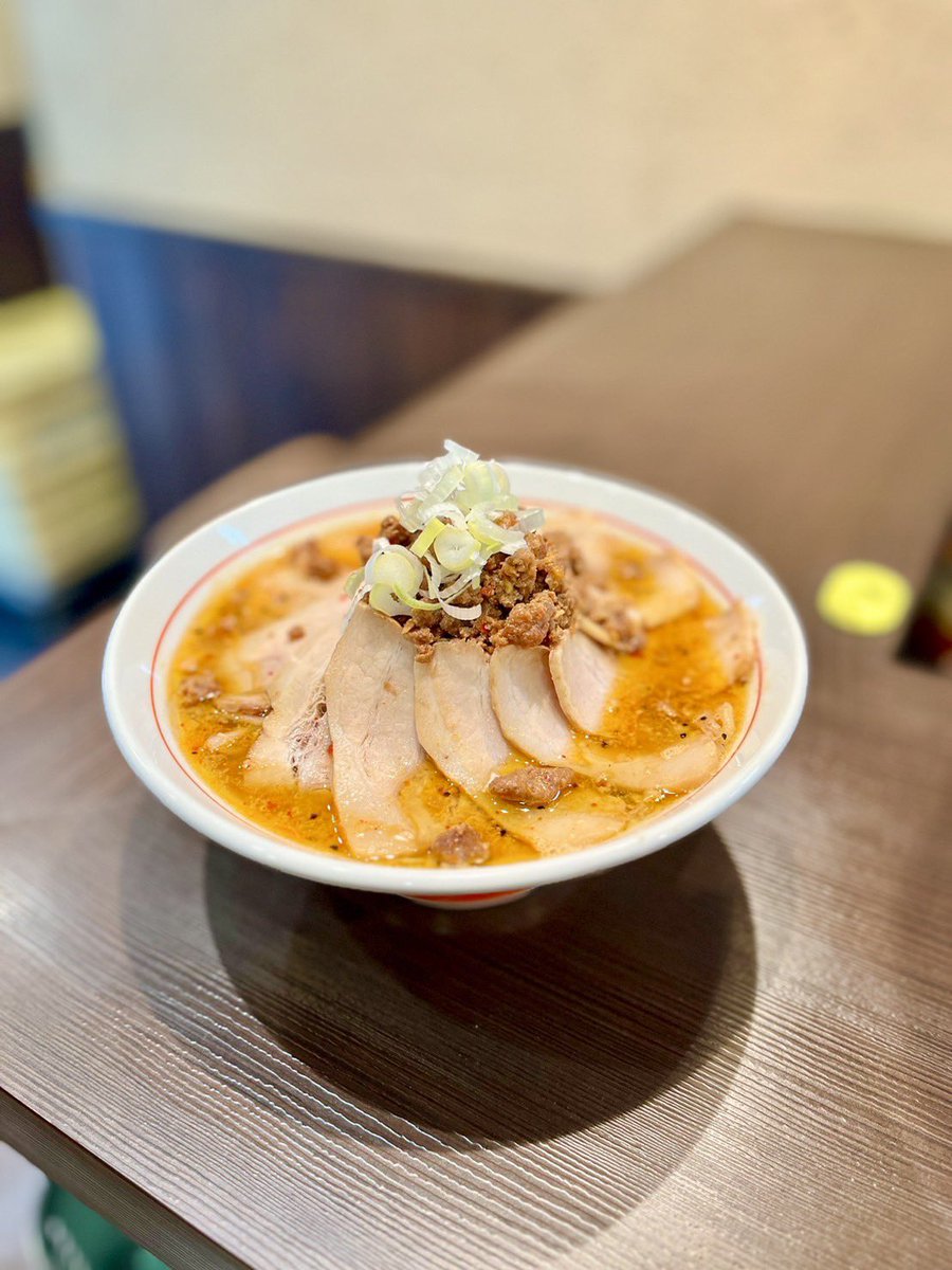 Kj66P's tweet photo. 10/28(月)
春日井祭りで大変好評だったので、
山椒を使った味噌………
すいません、嘘をつくところでした。
山椒オイルがめちゃくちゃ余りました。
なので
「涙の山椒味噌」
始めます。
期間は山椒オイルが無くなるまでとさせて頂きます。
商品の詳細はまた投稿します。
#ライトニングファイヤー
#山椒
