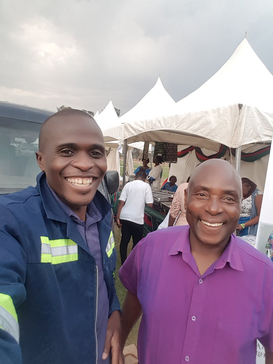 CodetekS's tweet photo. I had the privilege of spending a time with  an extraordinary man Dr Guramatunhu. I witnessed  his stance &amp; passion for preserving our African Culture especially to women by giving out $10 each  to more than 5 women with natural hair. It has been truly an inspiring and experience https://t.co/N9BCJGZFsD