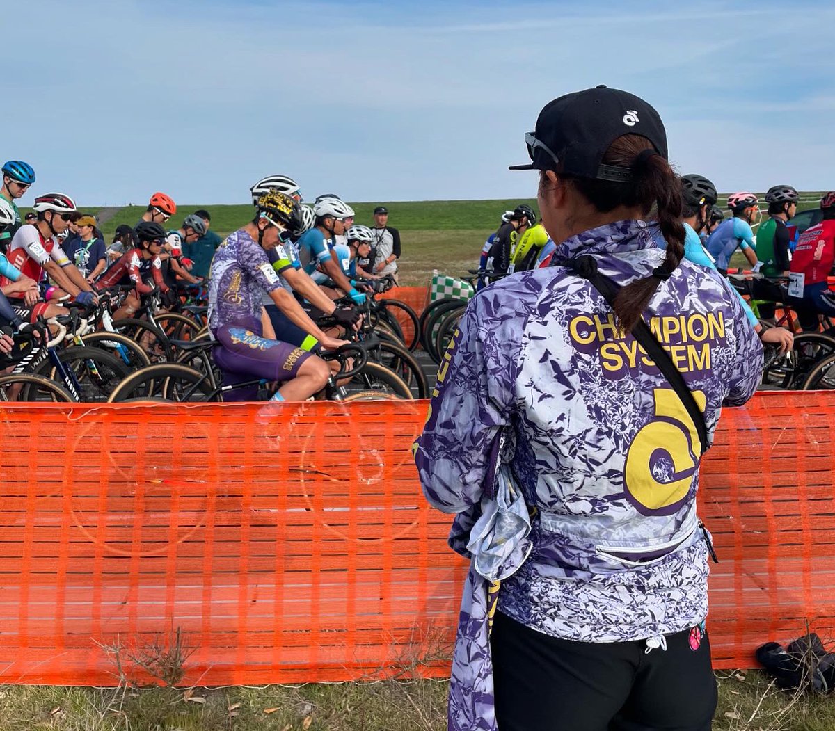 masanoriyamaz's tweet photo. JCX#2 東北シクロクロスわたりRd.
35位/70人(-2Laps) 25pt
当初設定した目標順位ギリギリ達成し、全日本出場にまた一歩前進。シーズン2戦目でバイクとタイヤの扱いに慣れてきた👍
📷たえこさん
#championsystem #湘南ゴールドエナジー #kplushelmet #champsys #チャンシス #シクロクロス #cxjp https://t.co/wZITwt8Wya