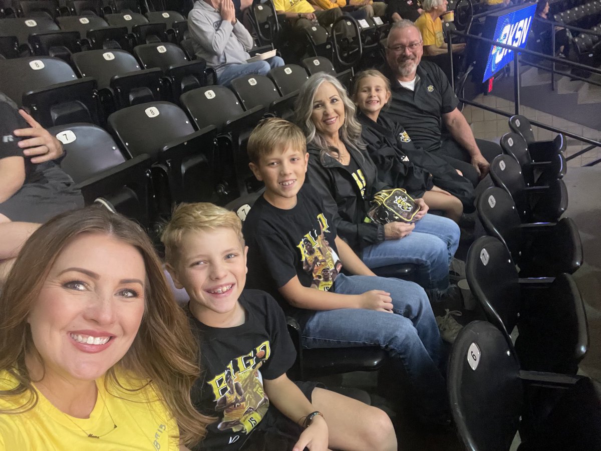 Tis the season!! Let’s Go Shockers!!! 🏀💛
