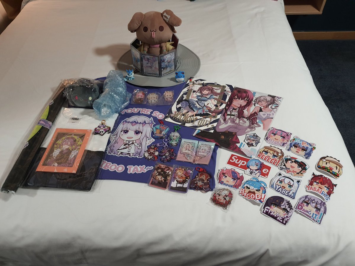 BrgLam's tweet photo. McM haul, I bought a bit much... Korone enjoying the spoils
#MCMComicCon2024
#HUKEC
#hololive
#γγγγγγΌ https://t.co/eJ6G48VyVV