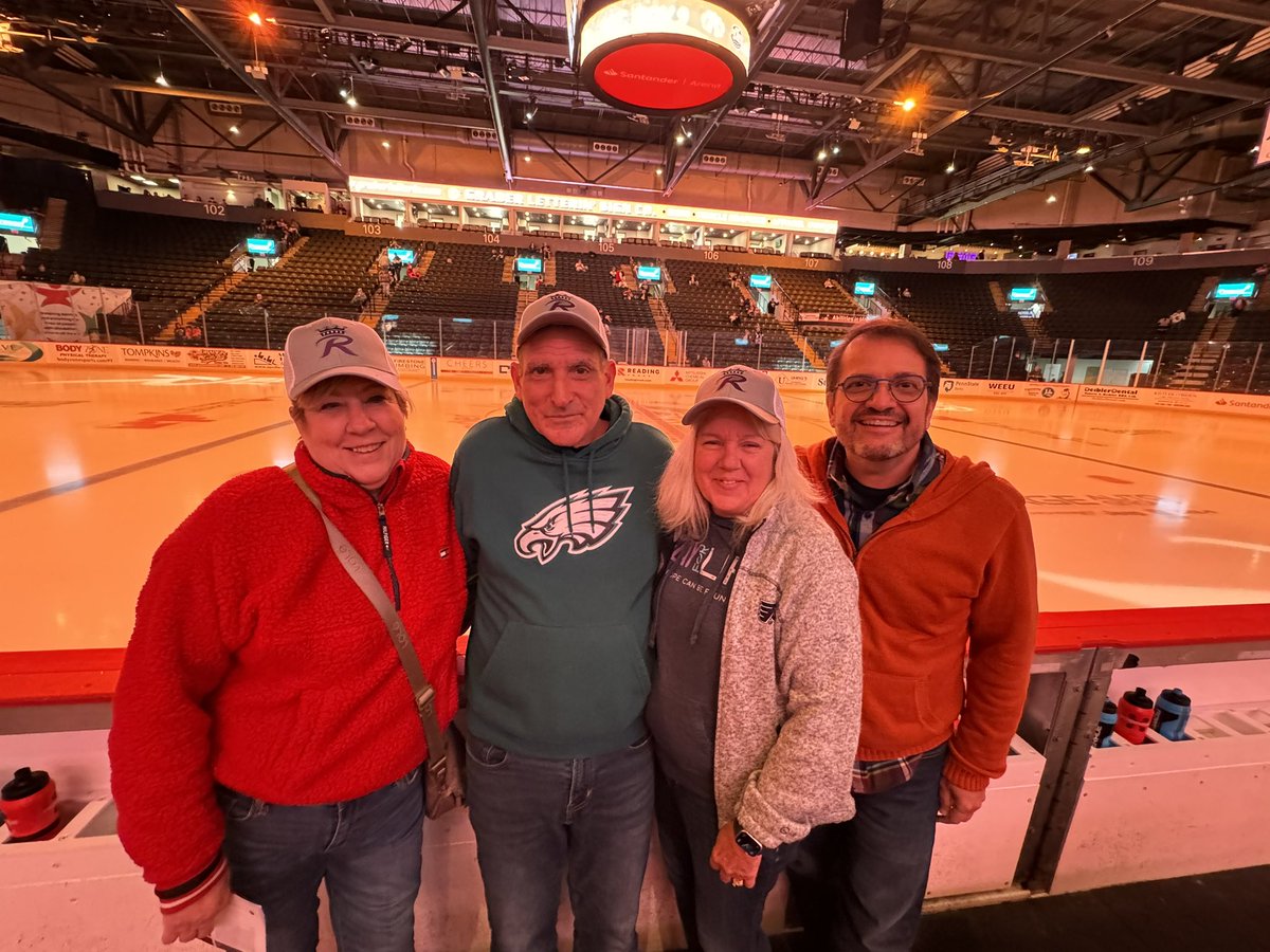 ibakeforaliving's tweet photo. Fun afternoon at @ReadingRoyals . We got to sit on the bench for the warmups and had seats right behind the Wheeling bench.
A Royals victory sealed the deal! #ECHL #ReadingPA #readingroyals https://t.co/YSFVG6ad70